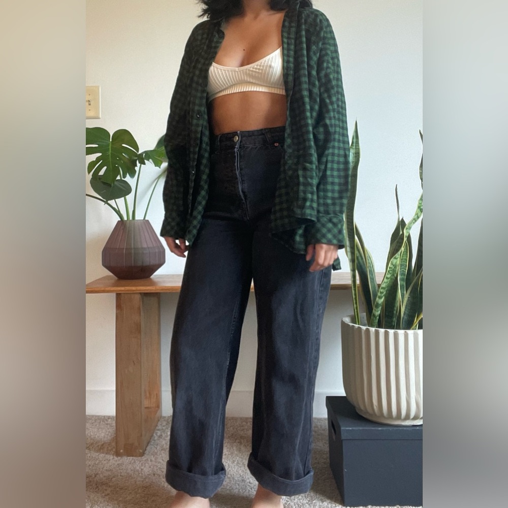 Urban outfitters long sleeve top. Model is 5’0”- 110lbs for reference.